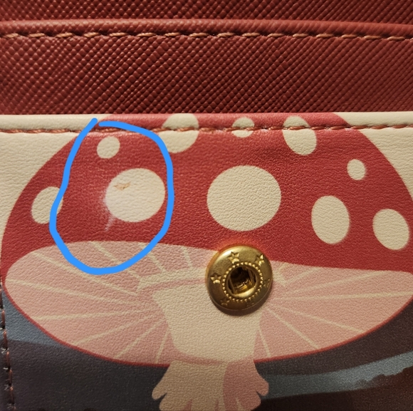 Disney Loungefly Alice In Wonderland Card Holder - Picture 6 of 6